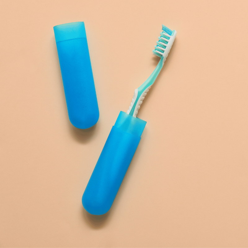 Tooth brush carrying case